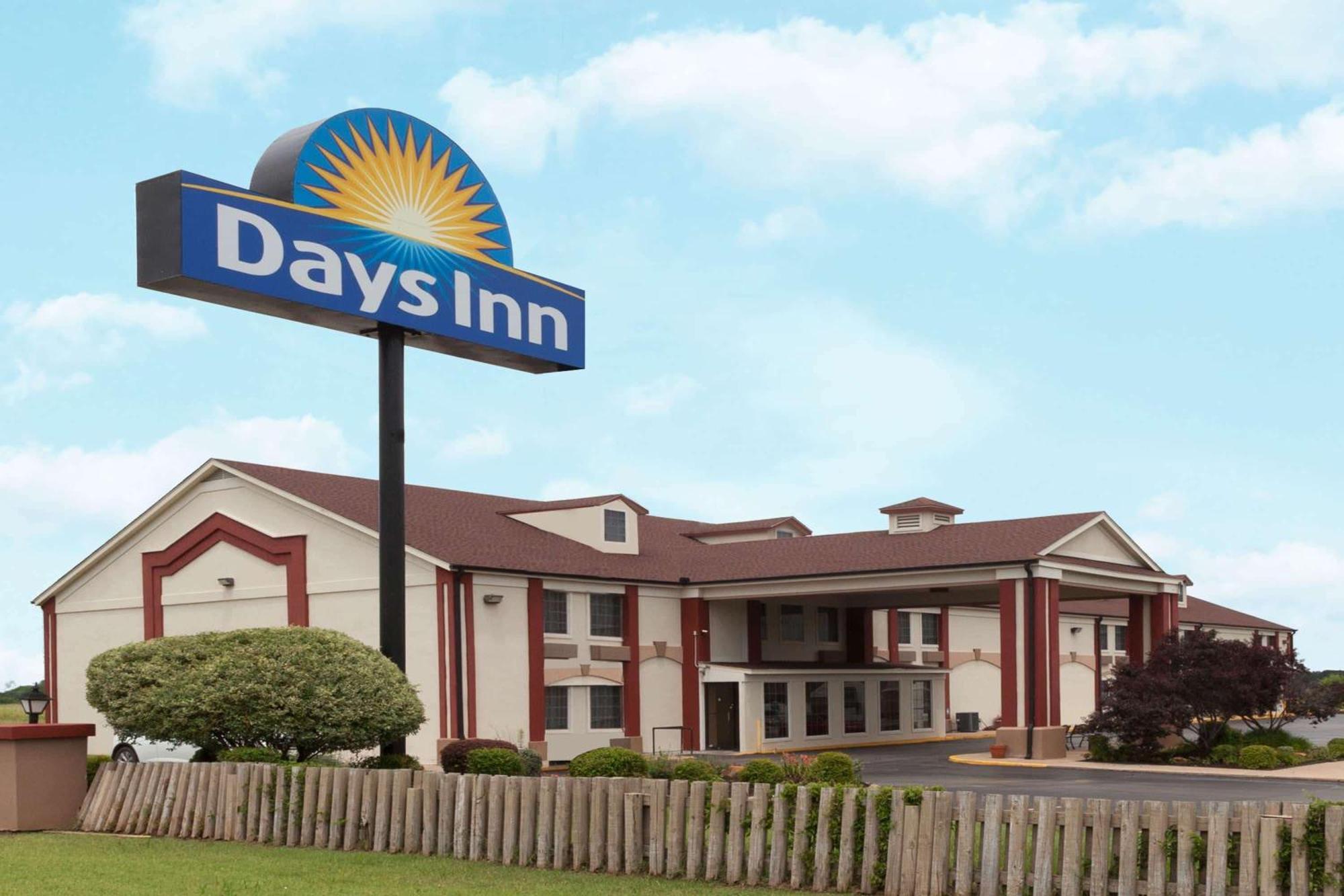Days Inn By Wyndham Shawnee Eksteriør bilde